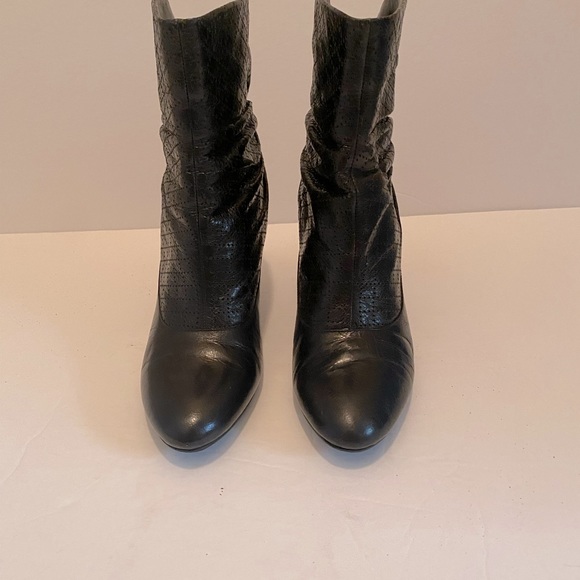 Black leather low calf boots from Nine West. - Picture 5 of 6
